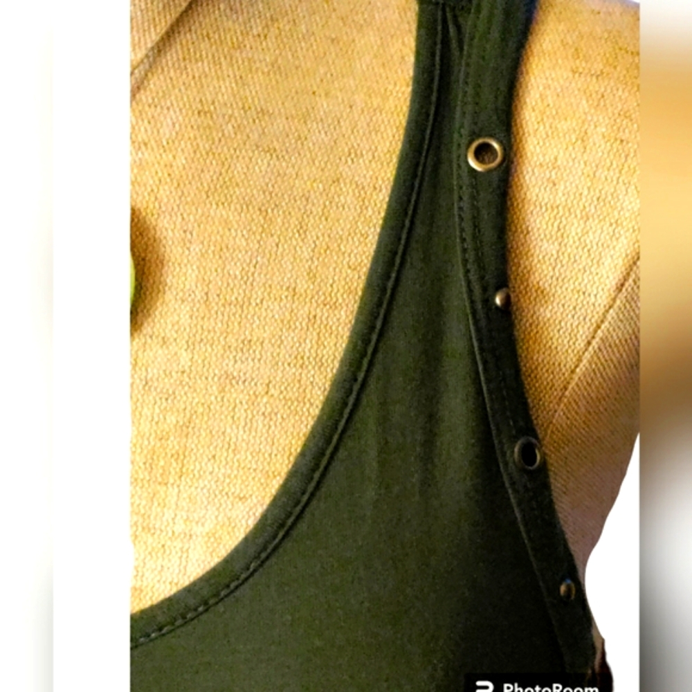 Cute tank! - Picture 2 of 7